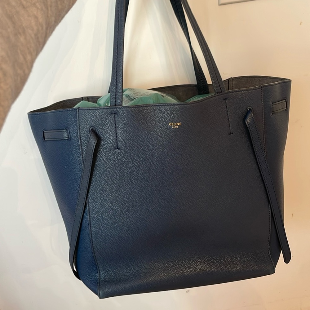 CELINE
Cabas W Belt Small in deep blue